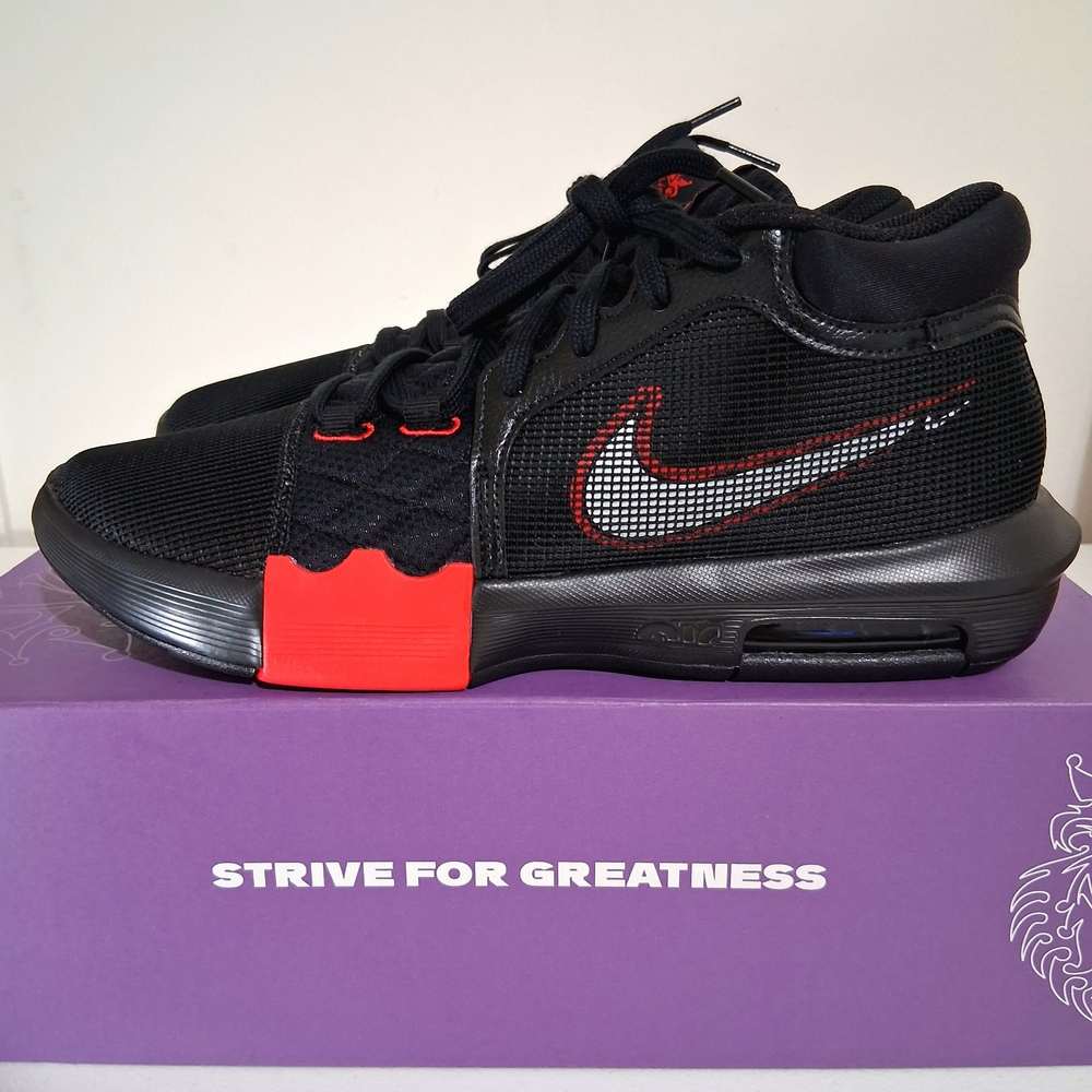 Nike Lebron Witness 8 - Men's Black and Red Athletic Shoes